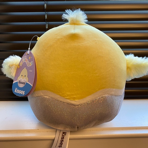 NWT Aimee the Hershey’s Kisses Chick 🐣 Squishmallows - Picture 3 of 4
